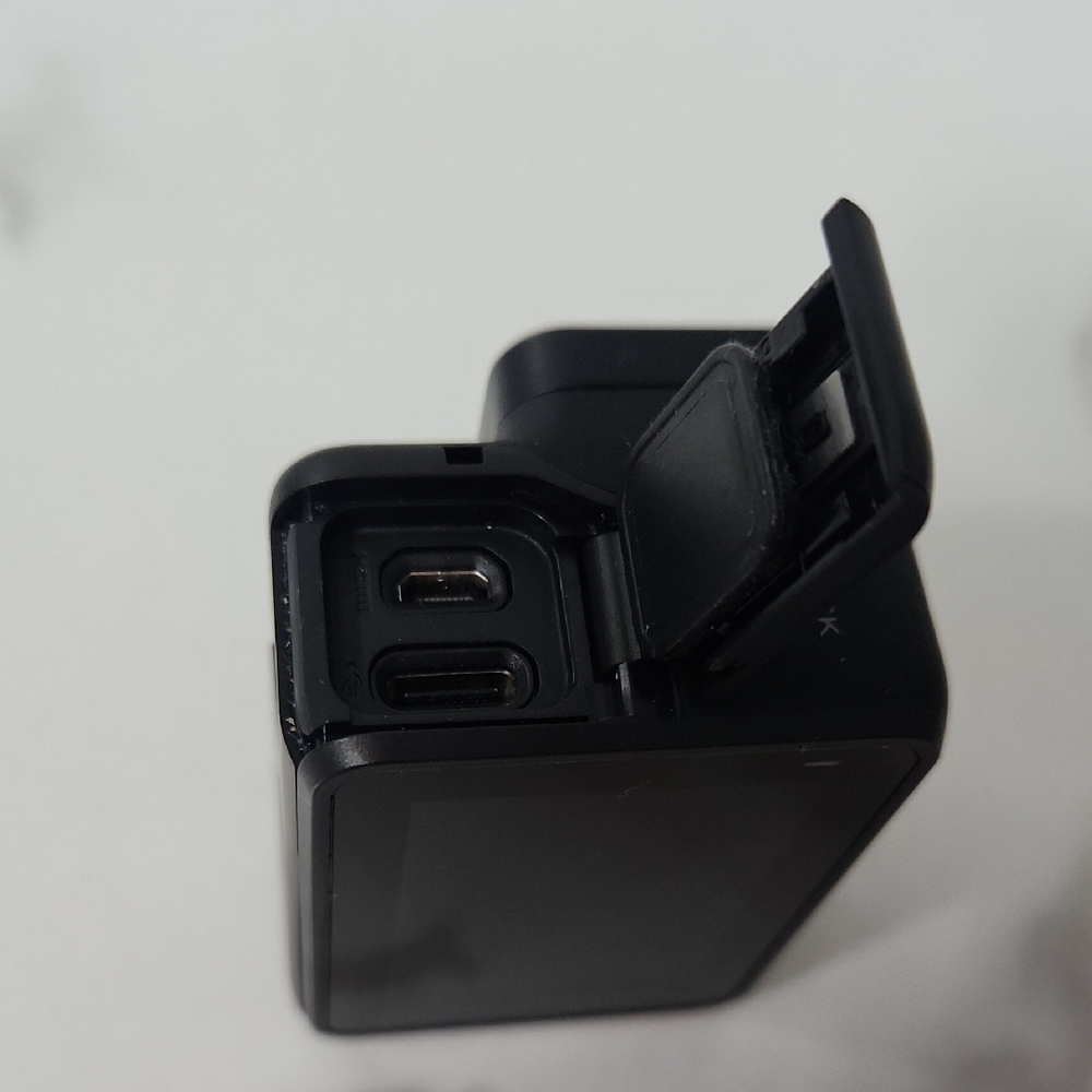 GoPro HERO7 Black with Accessories - Picture 8 of 8